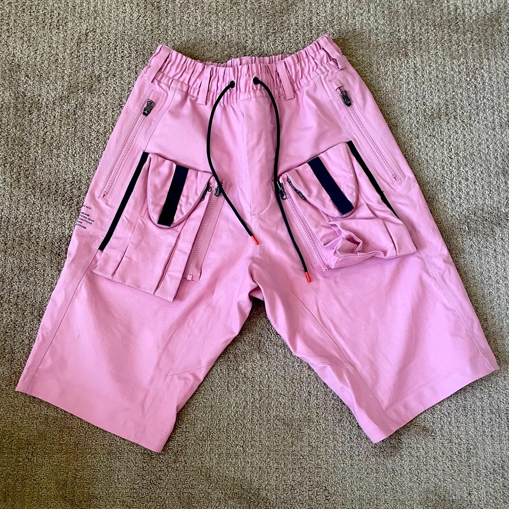 NIKE ACG MENS SHORTS